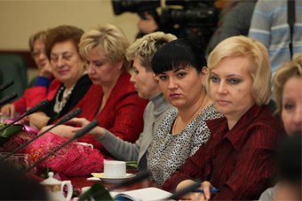 На встрече с губернатором Калининградской области  Председатель КРОО РСМ  Екатерина Формальнова выступила с актуальными для региона вопросами.